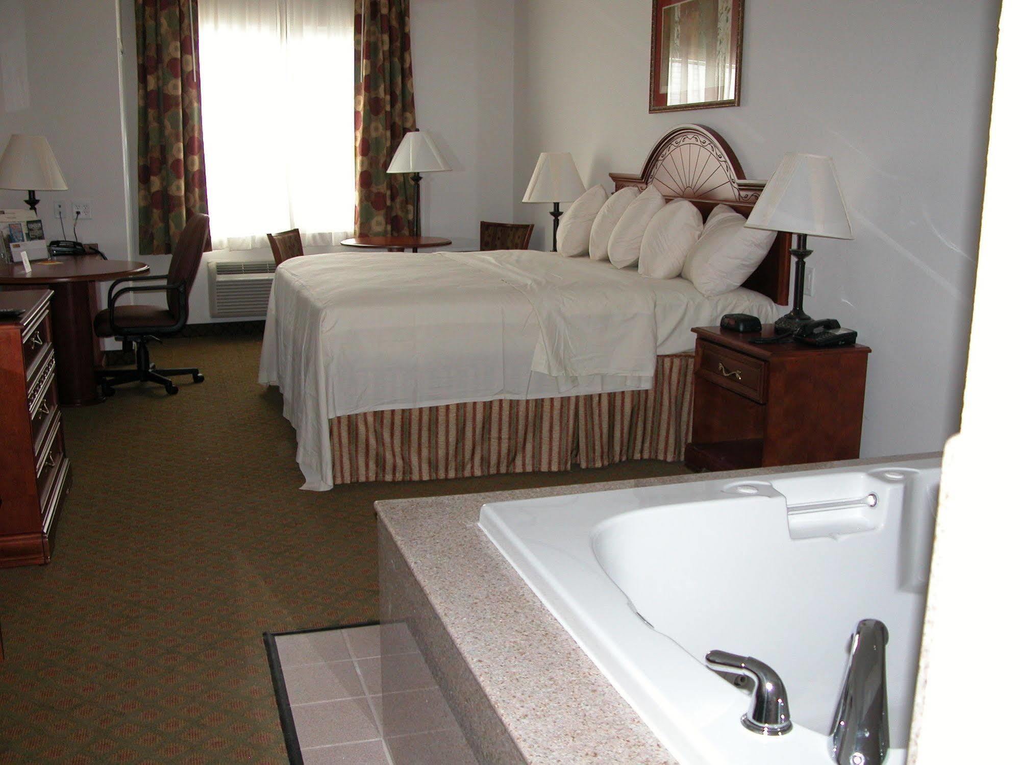 Budget Host Inn&Suites Cameron Exterior foto